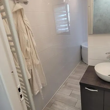 3 Semidecomandat Lägenhet